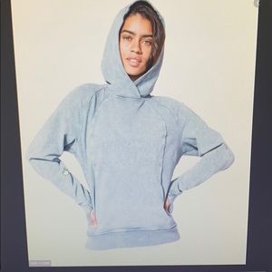 NWOT Lululemon sweater
